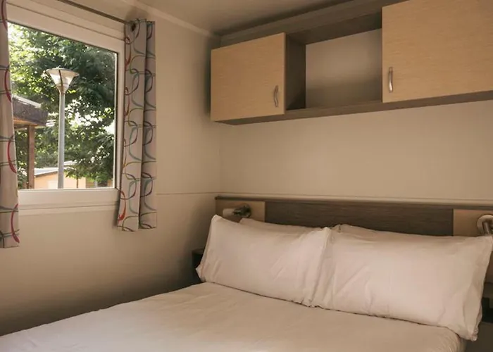 Mobil-home Confortable Pour 4 Pers Avec Terrasse A - Api-1-52-467 Кемпинг