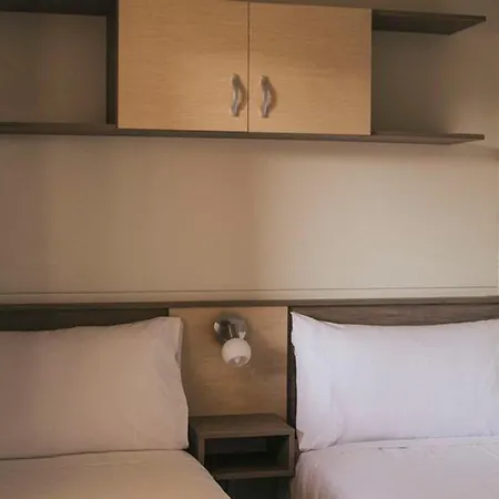 Mobil-home Confortable Pour 4 Pers Avec Terrasse A - Api-1-52-467 *